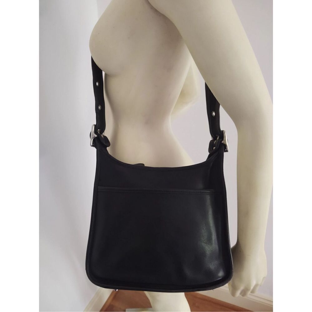✨Coach Vintage Small Black Slim Duffle Sac✨